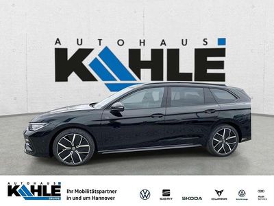 Usata VW Passat R-line 193 CV (141 kW) 2026 Nero Station wagon