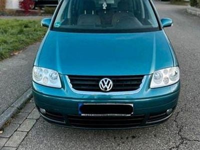 Blau Gebraucht 2005 VW Touran Van / Kleinbus | 2.250 € (Fairer Preis)