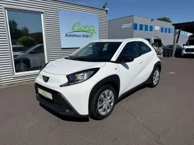 Gebraucht Toyota Aygo X X-play 72 PS (52 kW) 2023 Weiß SUV