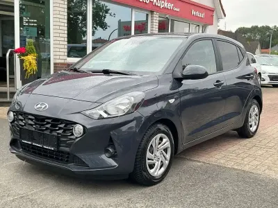 Gebraucht Hyundai i10 Select 67 PS (49 kW) 2021 Grau Kleinwagen