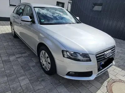 Używany Audi A4 Attraction 120 KM (88 kW) 2010 Srebrny Kombi