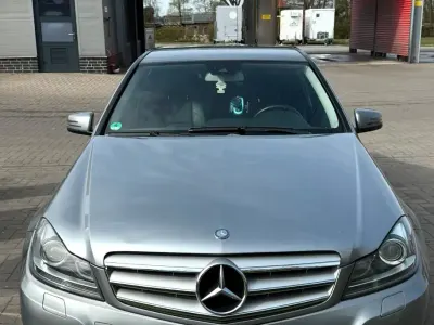 Gebraucht Mercedes C200 Avantgarde 184 PS (135 kW) 2011 Grau Limousine