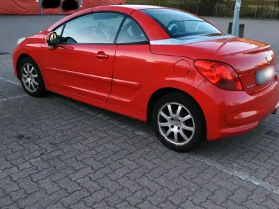Gebraucht Peugeot 206 CC 120 PS (88 kW) 2007 Rot Cabrio