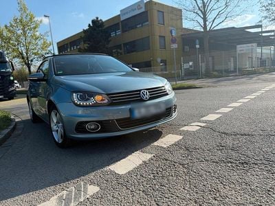 Usata VW Eos 140 CV (102 kW) 2012 Blu Cabrio