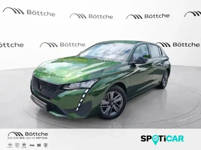 Gebraucht Peugeot 308 Active 131 PS (96 kW) 2024 Lackierung olivgrün/typ aussenverkleidung metalliclackierung Limousine
