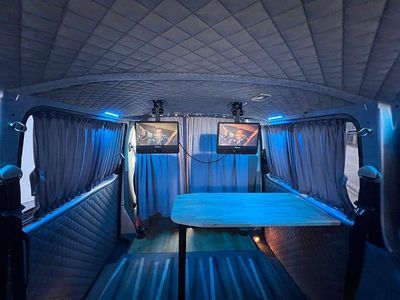 Second-hand VW Transporter 102 CP (75 kW) 2012 Argintiu Van