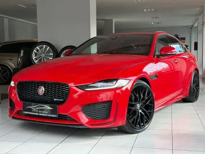 Używany Jaguar XE R-Dynamic 250 KM (183 kW) 2020 Czerwony Sedan/Limuzyna