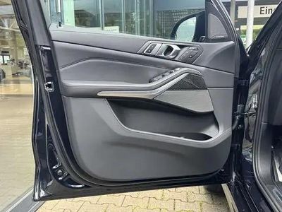 Second-hand BMW X7 M Sport 530 CP (389 kW) 2024 Negru SUV