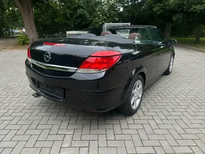 Gebraucht Opel Astra 140 PS (102 kW) 2008 Schwarz Cabrio