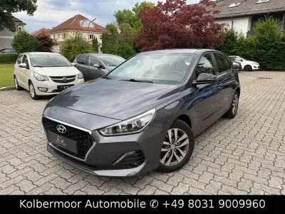 Gebraucht Hyundai i30 YES! 120 PS (88 kW) 2020 Grau Limousine