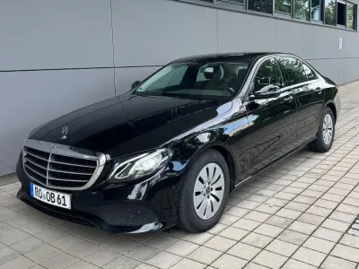 Gebraucht Mercedes E220 193 PS (141 kW) 2019 Schwarz Limousine