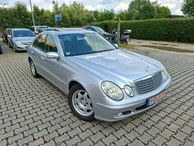 Gebraucht Mercedes E200 163 PS (119 kW) 2004 Silber Limousine