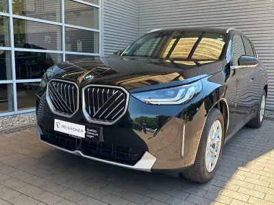 Gebraucht BMW X3 197 PS (144 kW) 2025 Saphirschwarz metallic SUV