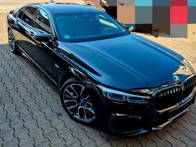 Gebraucht BMW 745e M Sport 394 PS (289 kW) 2022 Black sapphire metallic Limousine