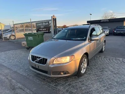 Begagnad Volvo V70 Basis 145 HK (106 kW) 2008 Brun Kombi