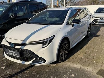 Neu Toyota Corolla 196 PS (144 kW) 2026 Super white 2 Kombi
