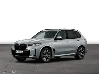 Gebraucht BMW X5 489 PS (359 kW) 2026 Skyscraper grau metallic SUV