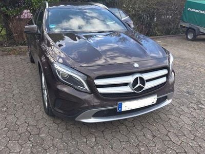 Usata Mercedes GLA220 170 CV (125 kW) 2014 Marrone SUV