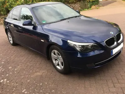 Gebraucht BMW 520 184 PS (135 kW) 2010 Blau Limousine