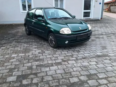 Gebraucht Renault Clio 58 PS (42 kW) 2001 Grün Limousine