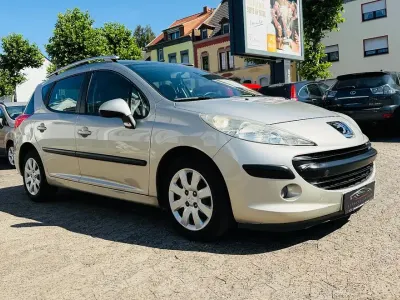 Gebraucht Peugeot 207 Tendance 95 PS (69 kW) 2008 Grau Kombi