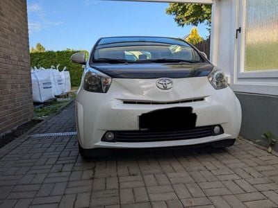 Toyota iQ