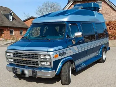 Second-hand Chevrolet G 200 CP (147 kW) 1993 Albastru Van