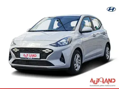Neu Hyundai i10 63 PS (46 kW) 2025 Grau Kleinwagen