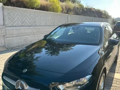 Gebraucht Mercedes A180 116 PS (85 kW) 2020 Schwarz Limousine