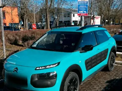 Gebraucht Citroën C4 Feel 82 PS (60 kW) 2014 Blau SUV