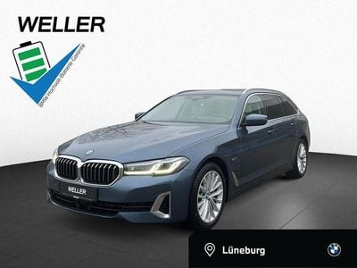 Gebraucht BMW 530e Luxury Line 184 PS (135 kW) 2022 Arctic race blue (blau) Kombi