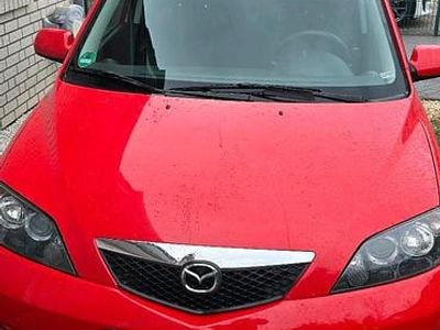 Begagnad Mazda 2 80 HK (58 kW) 2007 Röd Halvkombi