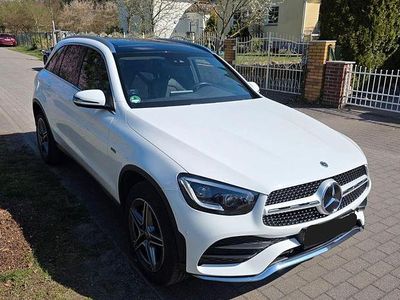 Gebraucht Mercedes GLC300e AMG line 333 PS (244 kW) 2021 Weiß SUV