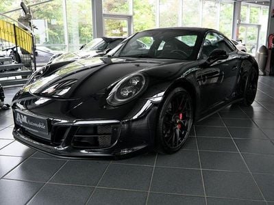 Porsche 911 Carrera 4 GTS