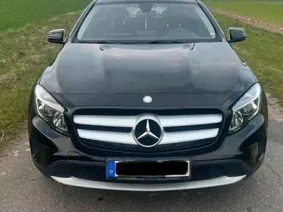 Gebraucht Mercedes GLA180 122 PS (89 kW) 2016 Schwarz SUV