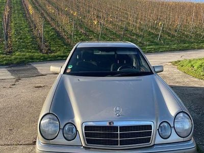 Mercedes E280