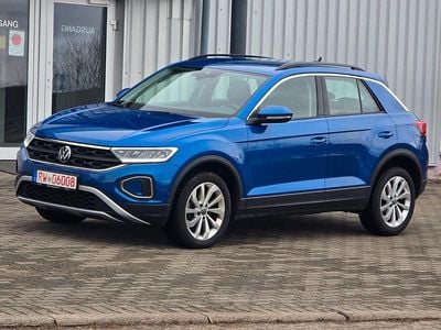 Gebraucht VW T-Roc Life 110 PS (80 kW) 2023 Blau SUV