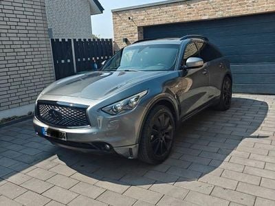 Infiniti QX70
