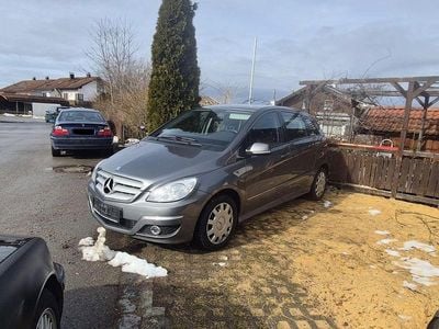Gebraucht Mercedes B200 136 PS (100 kW) 2008 Grau Van / Kleinbus