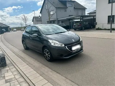 Usata Peugeot 208 81 CV (59 kW) 2013 Argento Utilitaria