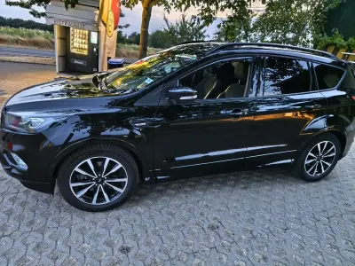 Gebraucht Ford Kuga ST-Line 175 PS (128 kW) 2019 Schwarz SUV