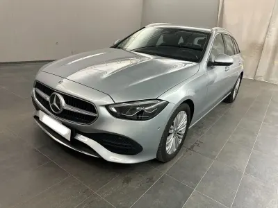 Gebraucht Mercedes C200 Avantgarde 163 PS (119 kW) 2023 Silber Limousine