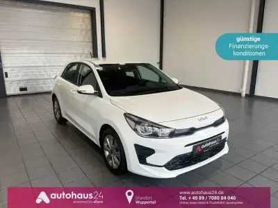 Używany Kia Rio Vision 84 KM (61 kW) 2023 Biały Hatchback