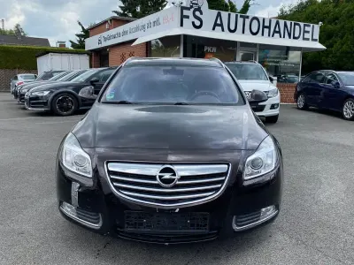 Gebraucht Opel Insignia Innovation 140 PS (102 kW) 2011 Braun Kombi