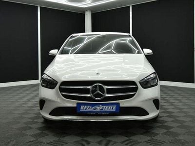 Usata Mercedes B200 150 CV (110 kW) 2020 Bianco Monovolume