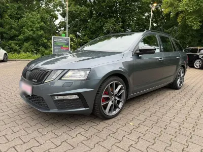 Używany Skoda Octavia vRS 183 KM (134 kW) 2018 Szary Kombi