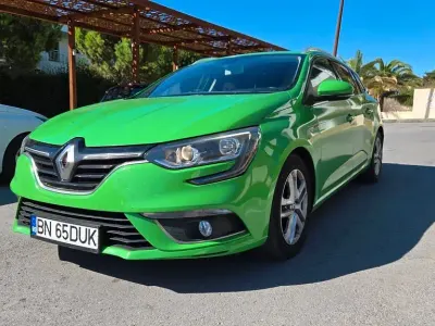 Używany Renault Mégane LIMITED 116 KM (85 kW) 2019 Zielony Sedan/Limuzyna