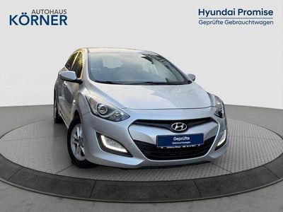 Gebraucht Hyundai i30 Style 99 PS (72 kW) 2015 Silber Limousine