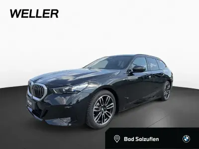 Gebraucht BMW 520 M Sport 197 PS (144 kW) 2025 Black sapphire (schwarz) Kombi