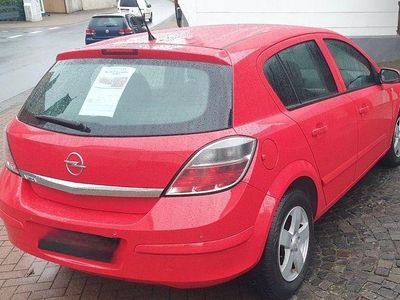 Rot Gebraucht 2009 Opel Astra Limousine | 2.400 € (Guter Preis)